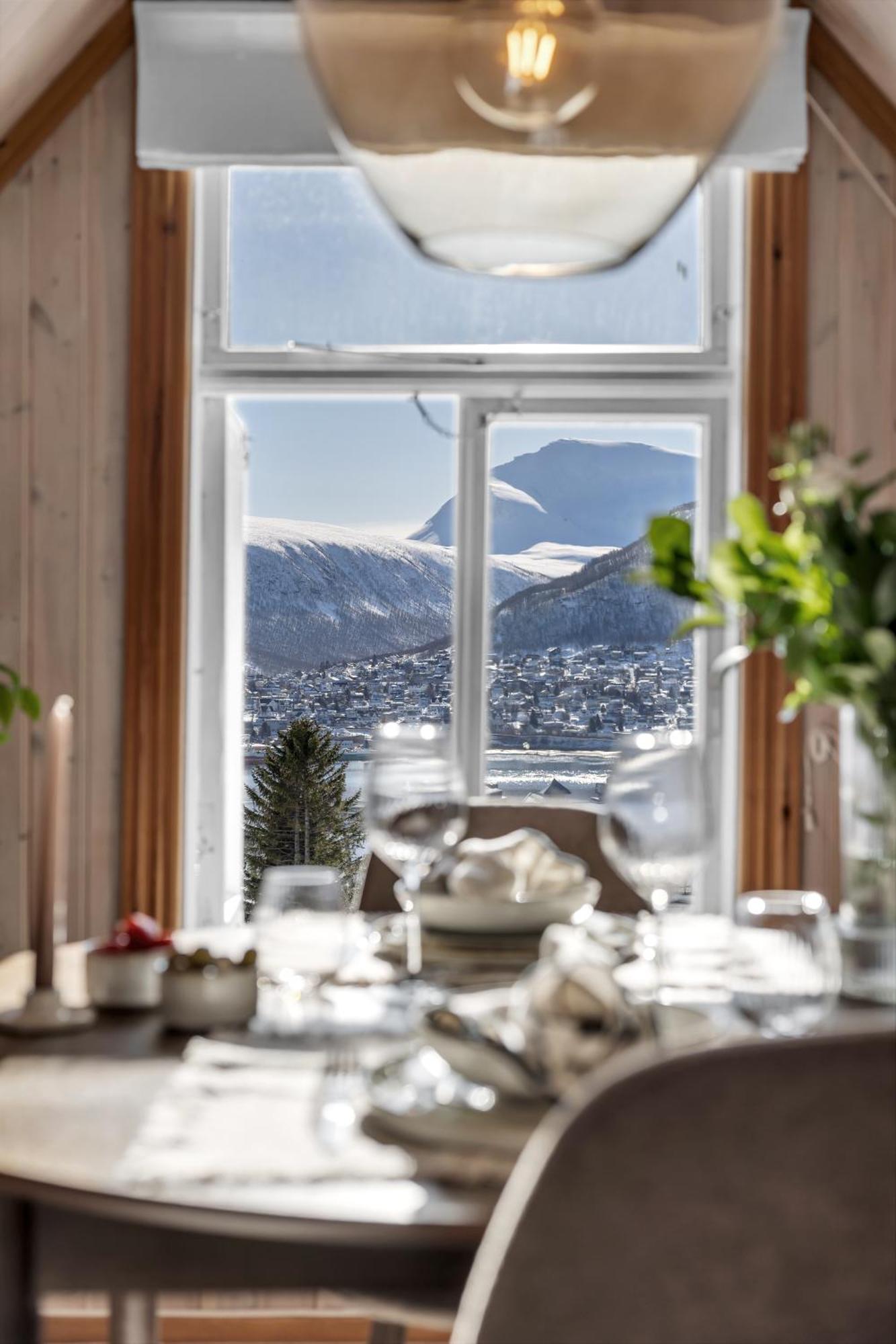 Cozy Central Loft Apartment With Amazing View Tromsø Eksteriør bilde